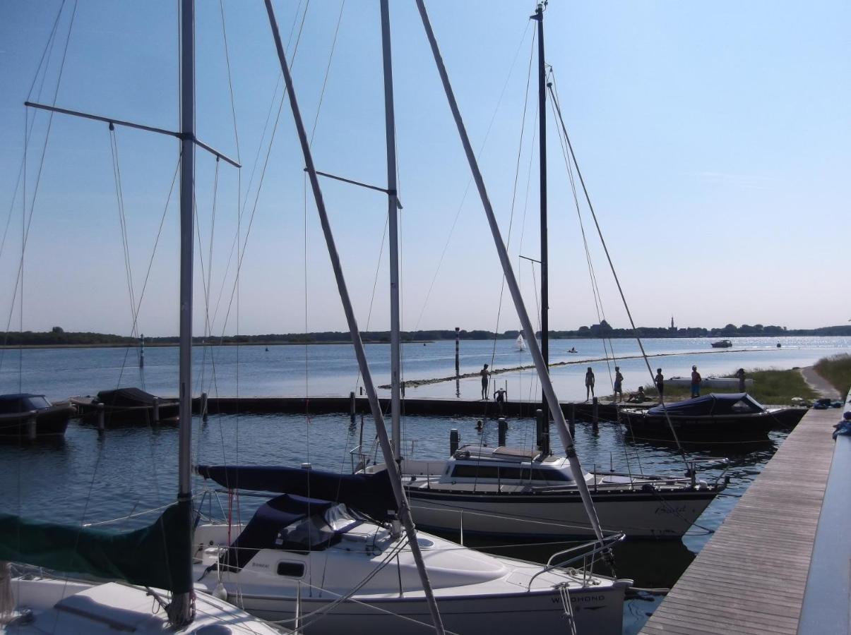 Vakantiehuisje Gelegen Op Een Kattensprong Van Veerse Meer En Noordzee! Kamperland Extérieur photo